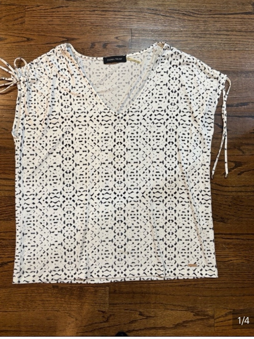 Ivanka Trump White Patterned V-Neck Tie-Shoulder Tank